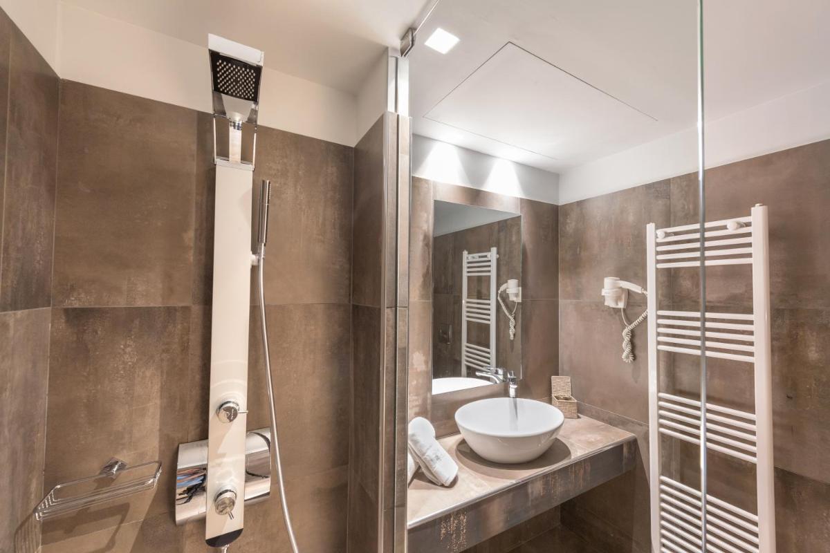 Castello Hotel - Housity