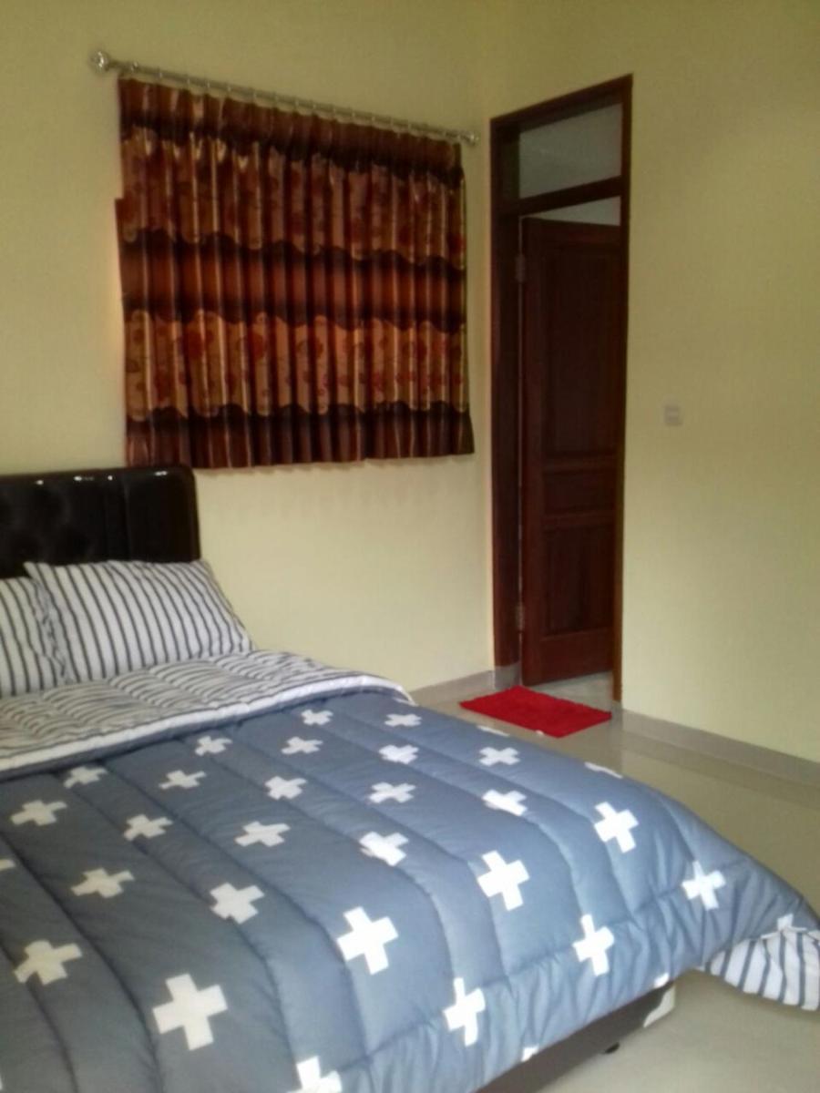 Villa Town House Batu - Housity