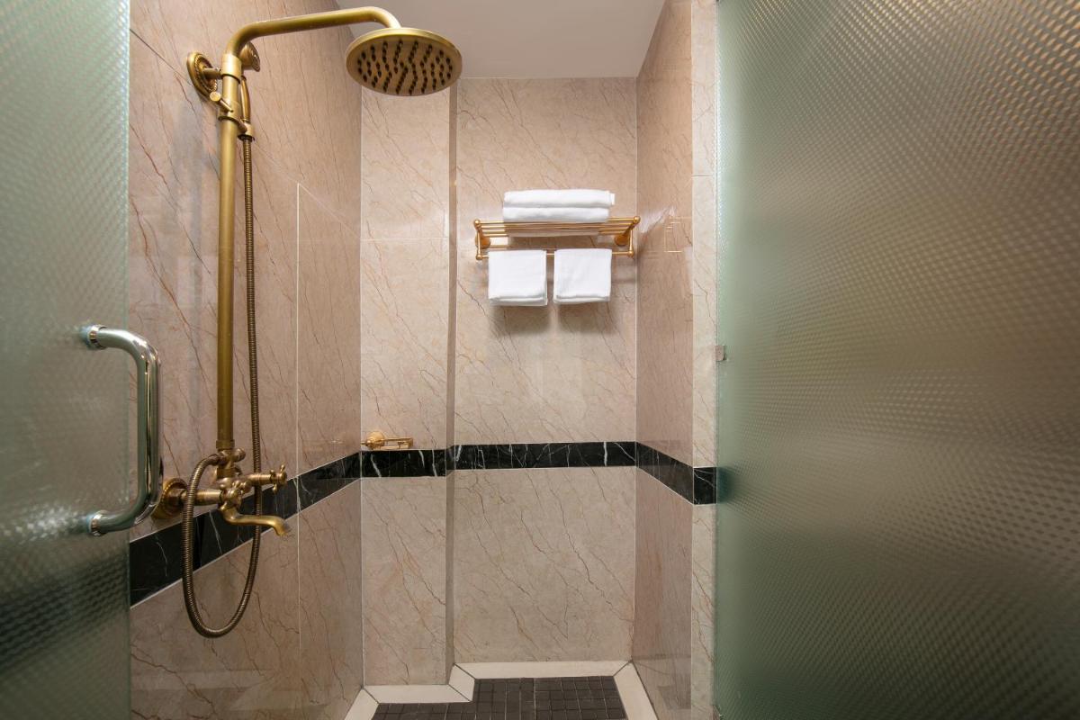 Azalea Parkview Hotel - Hizvo