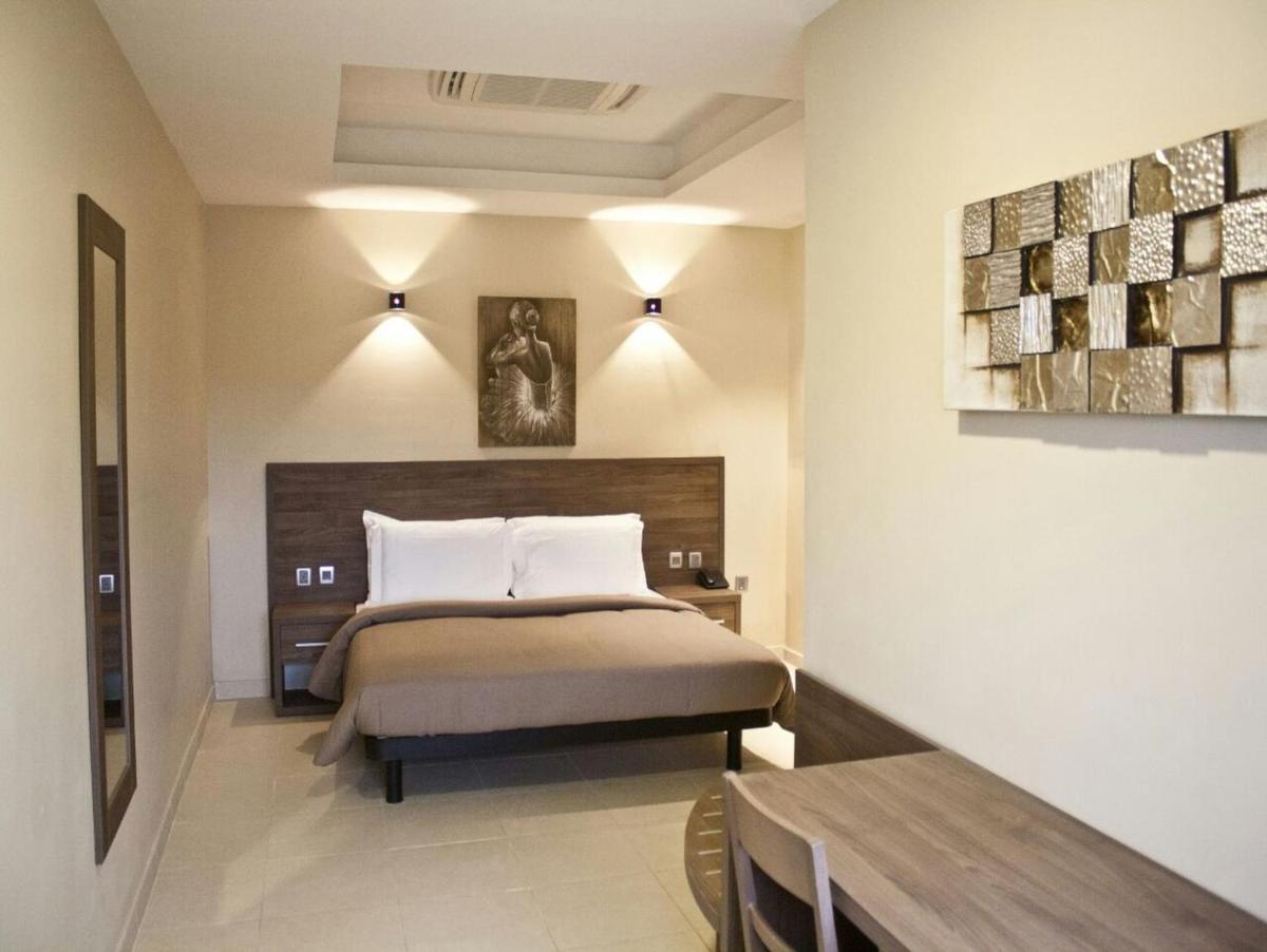 Axis Suites - Housity