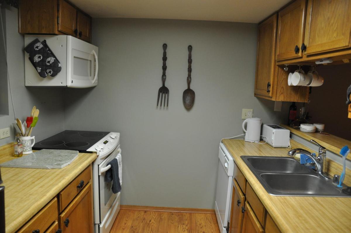 Bitterbrush - 400 Fairview Boulevard - very close to Diamond Peak and beaches - WSTR21-0086 - Tax ID W4900 - Max 7 people, 2 cars parking in carports - Housity