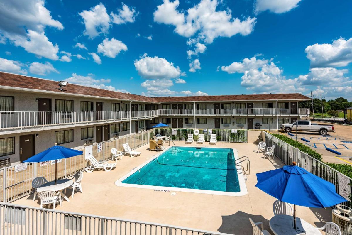 Studio 6-Monroe, LA - Hwy 165 - Housity