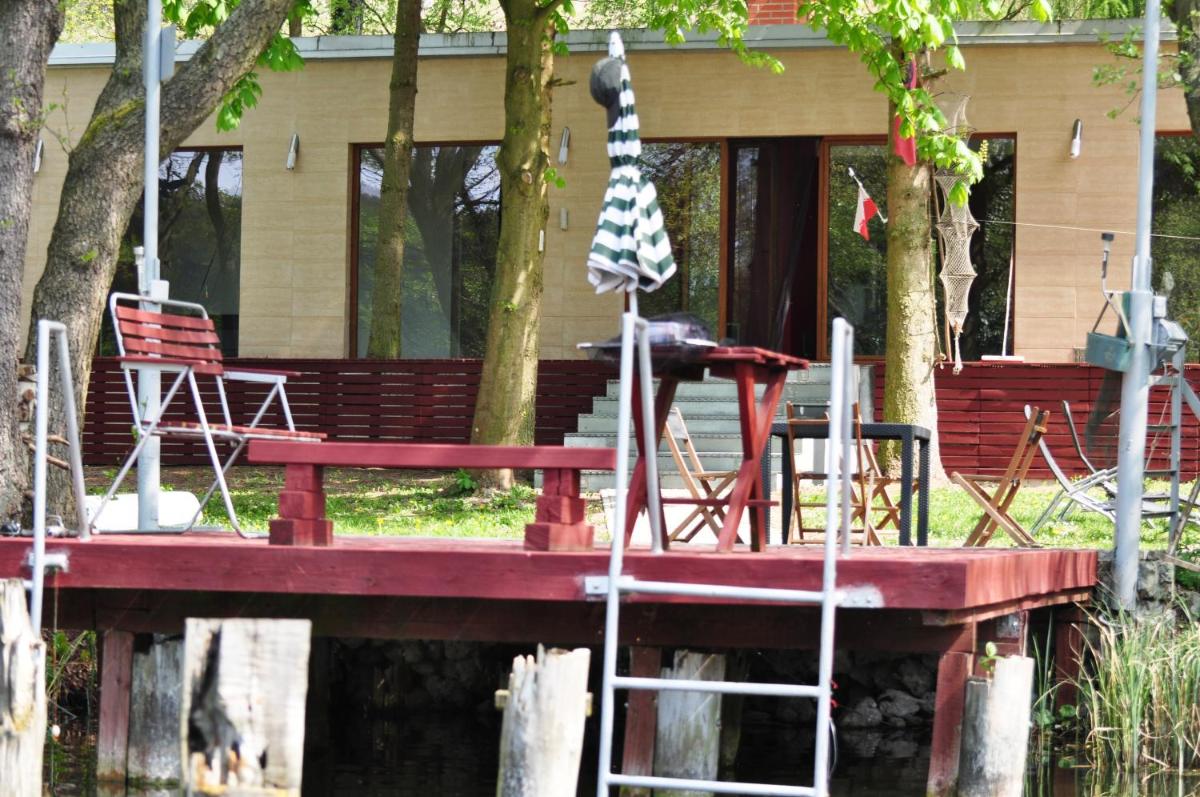 Dom nad Jeziorem Gwiazda - Housity