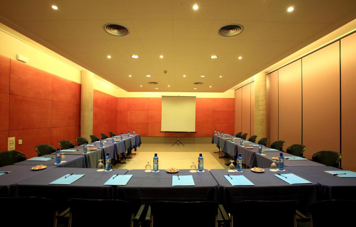 Zona business o sala de conferencias en AQUA Hotel Aquamarina & Spa