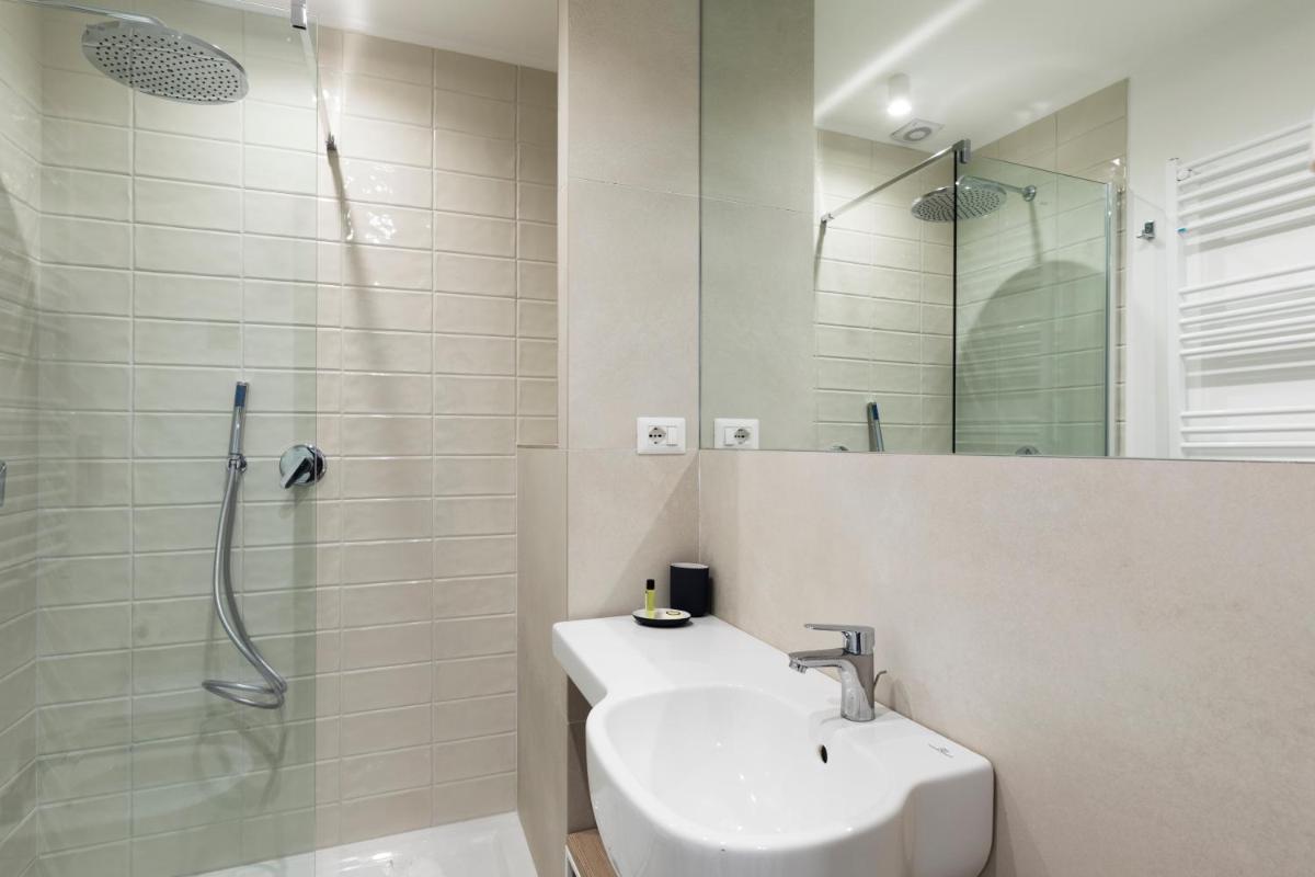 Suitetrails - Acate81 Lifestyle Apartment