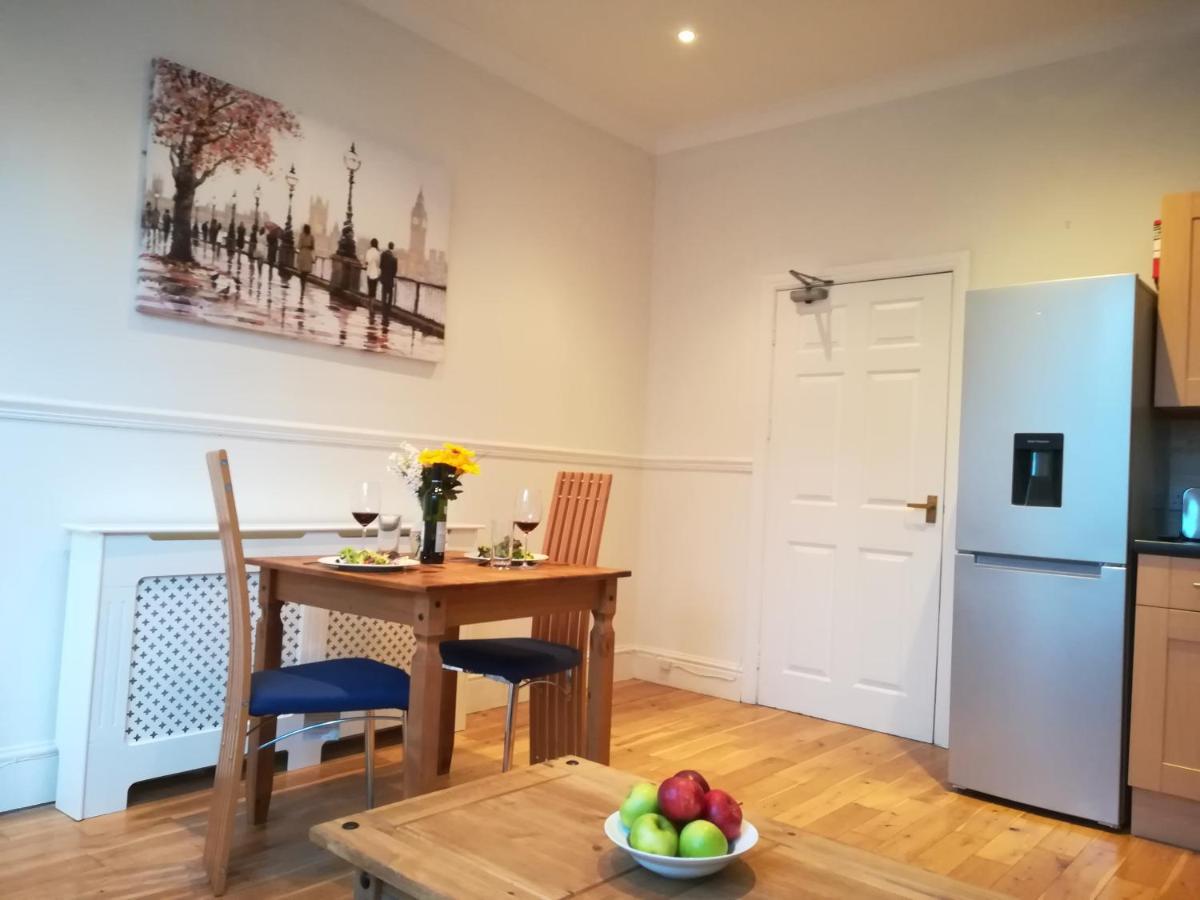 Bright and Airy, 1 Bedroom, Ground Floor Apartment, Uplands, Swansea - Housity