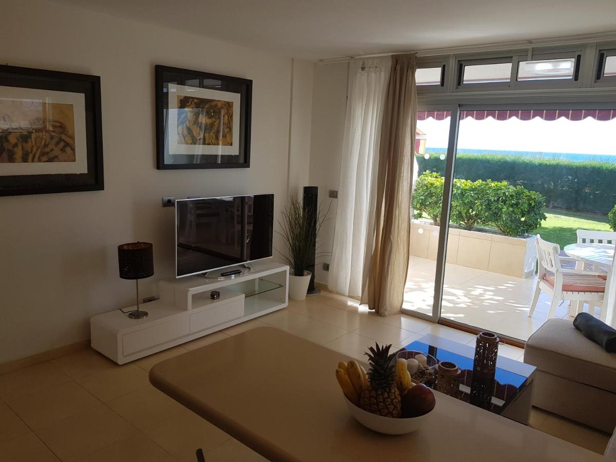 First Line Seaside - Housity