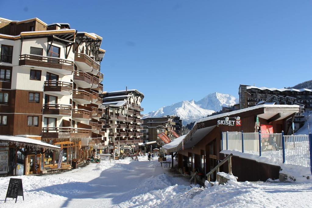 Appartement La Tania 2 pièces garage dans chalet pied pistes - Housity