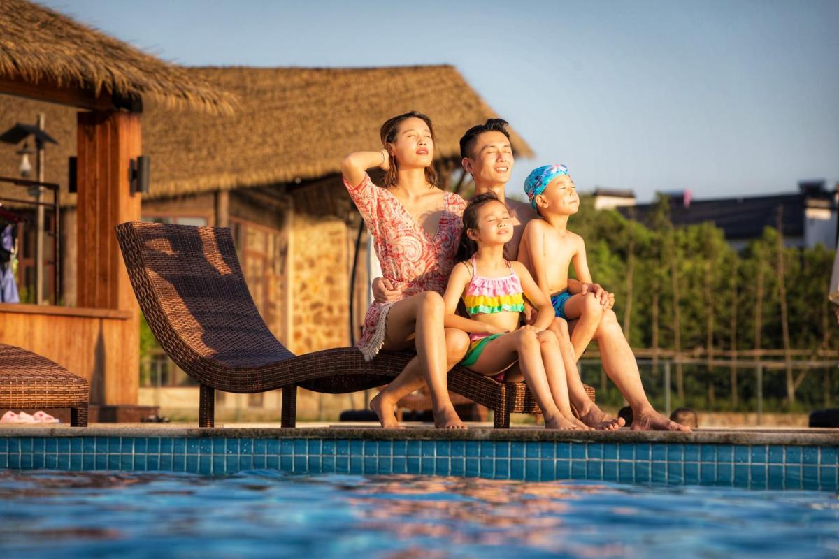 Wuzhen Wu Cun (In Xizha Scenic Area - ticket included) - Housity
