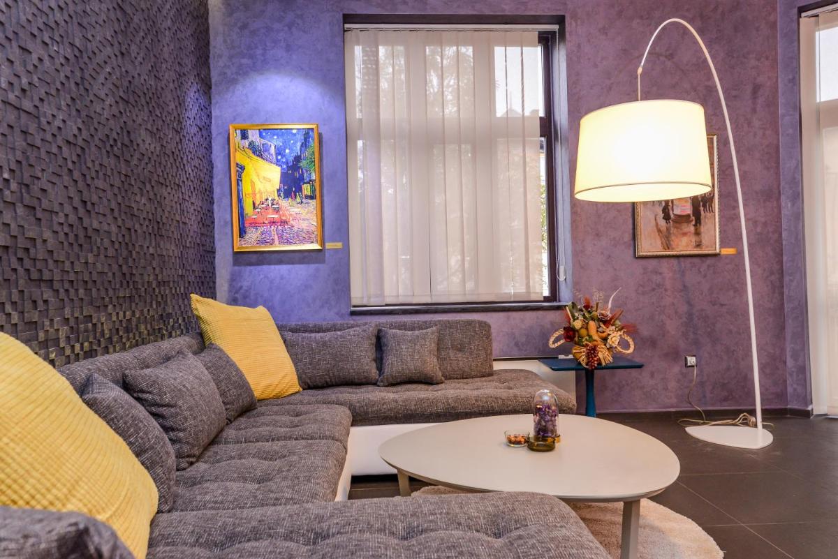 Champs-Élysées Sofia | 2-BDR, 2-BTHR Tsar Simeon Suite - Housity