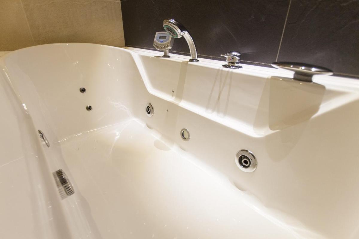 Hotel & Residence Villa Bartolomea - Housity