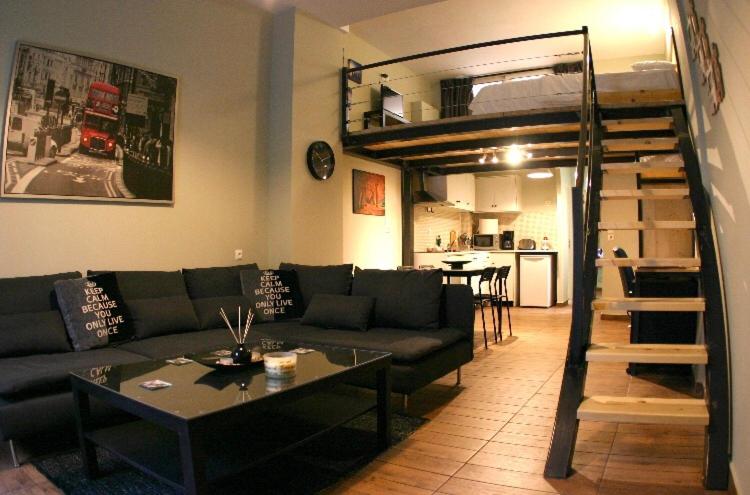 Suitetrails - Pavlou Mela Apartment