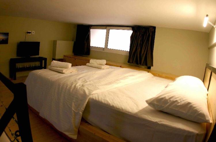 Suitetrails - Pavlou Mela Apartment