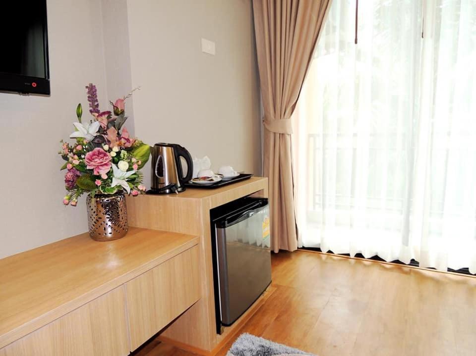The Raise Hotel - Housity