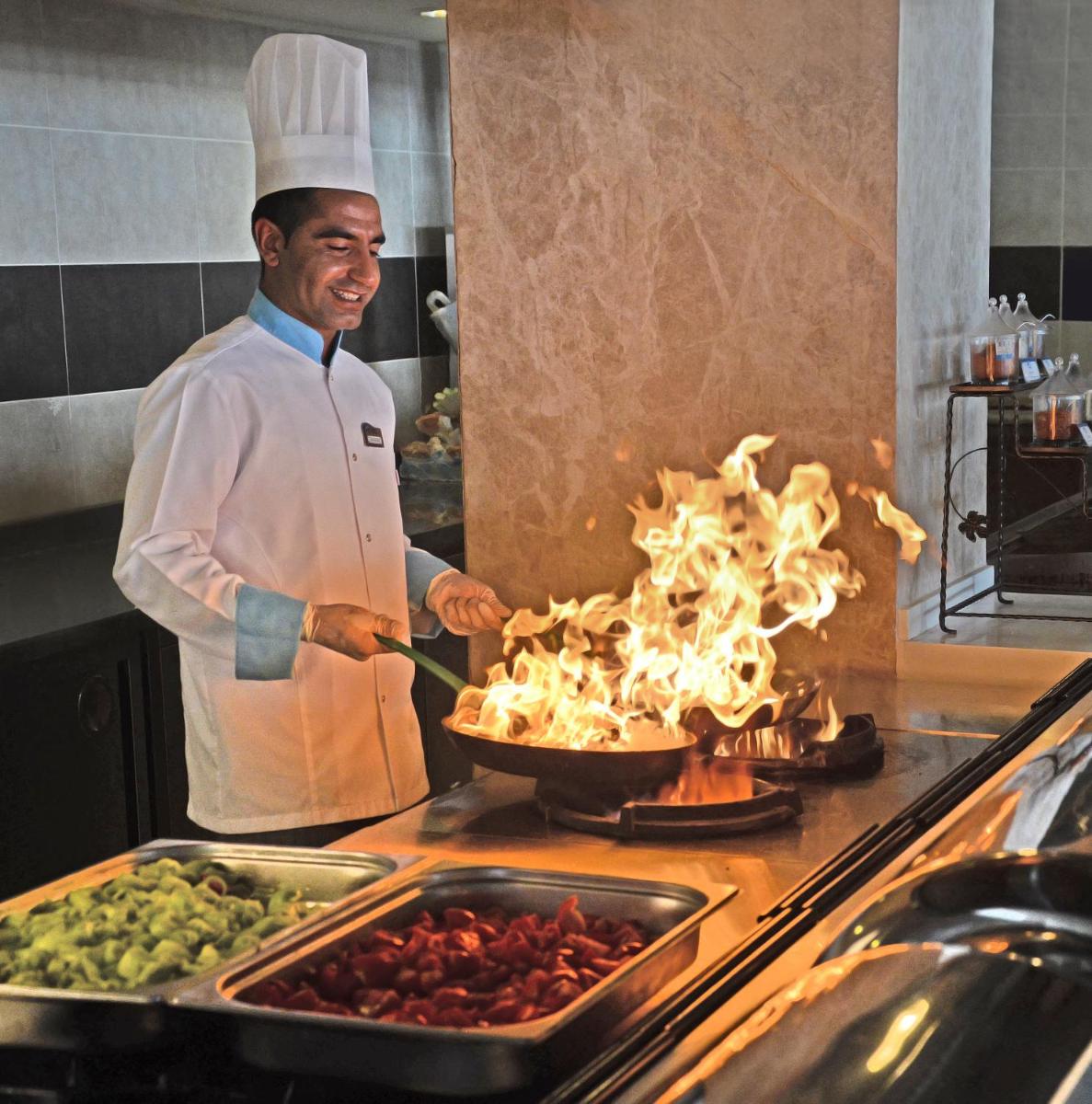 Palm Wings Kusadasi Beach Resort&Spa - Housity