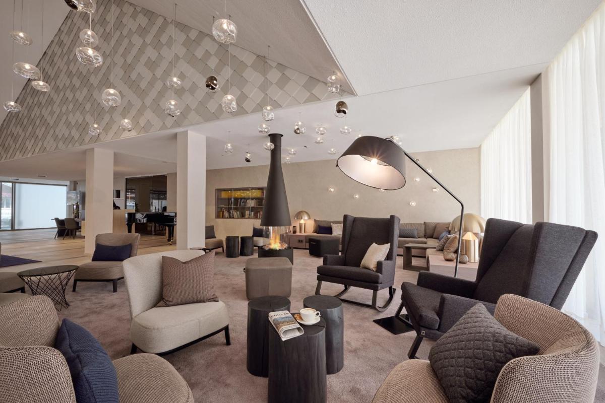 Ein Sitzbereich in der Unterkunft Der Öschberghof - Die 101 besten Hotels