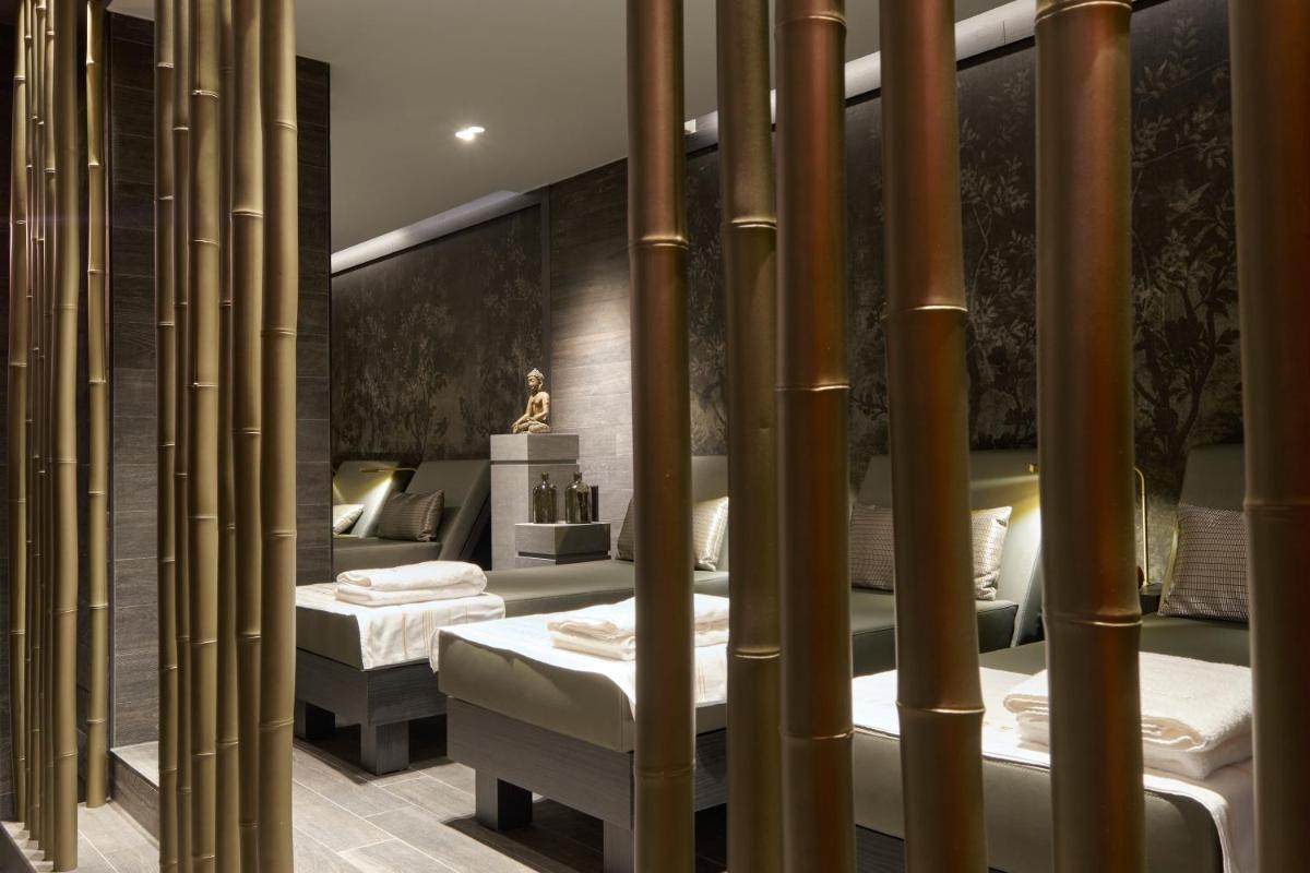 Ein Badezimmer in der Unterkunft Der Öschberghof - Die 101 besten Hotels