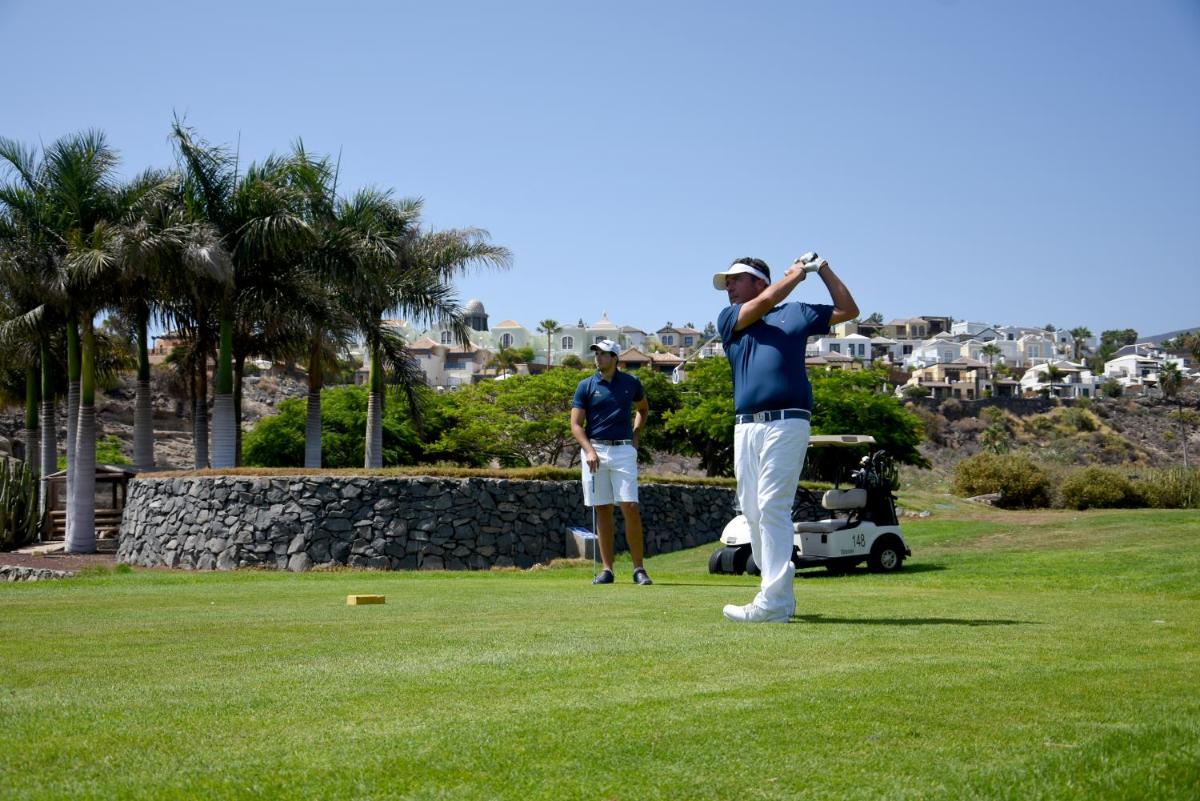 Instalaciones para jugar al golf en el hotel o alrededores