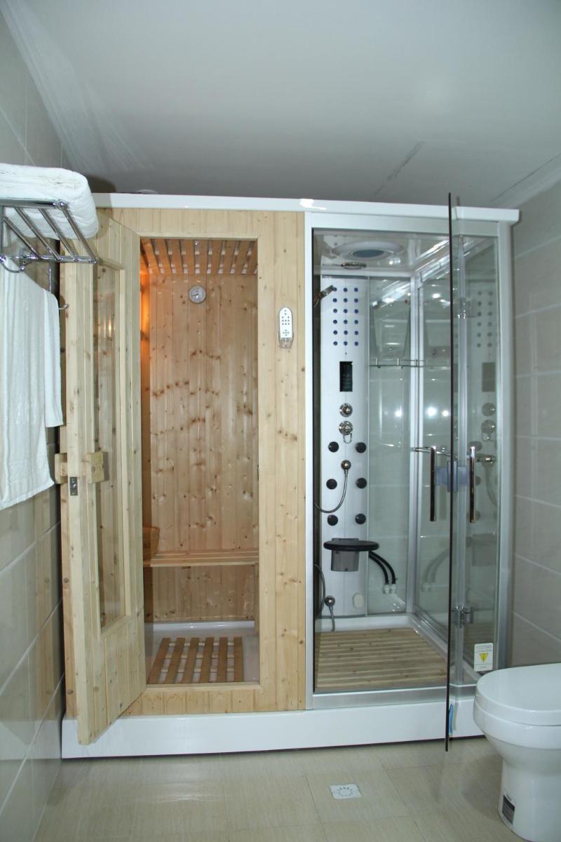 Firuz Hotel - Housity