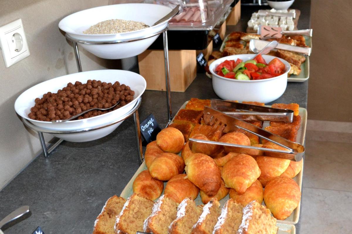 Issalos Studios - Housity