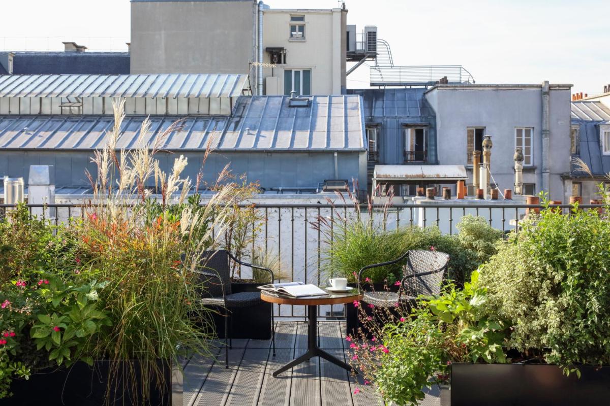 Jardin de l'établissement Hotel Les Bains Paris