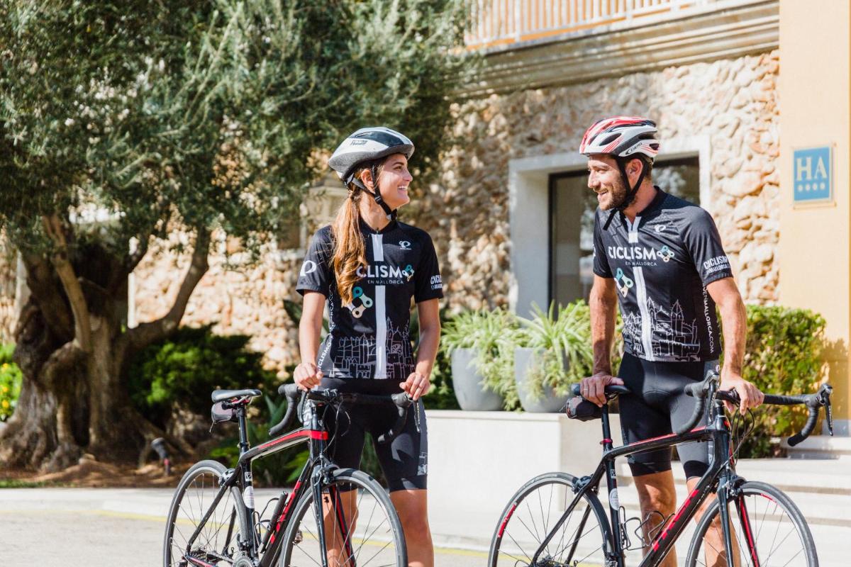 Montar en bicicleta en Club del Sol Aparthotel o alrededores