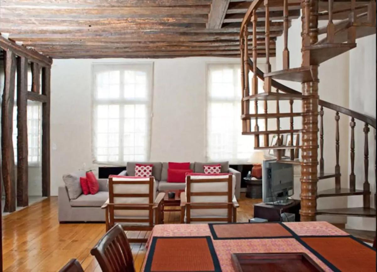 Charming Cosy Triplex in Trendy Marais - Housity