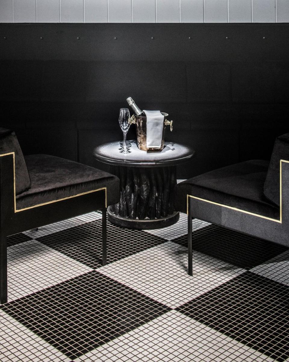 Coin salon dans l'établissement Hotel Les Bains Paris