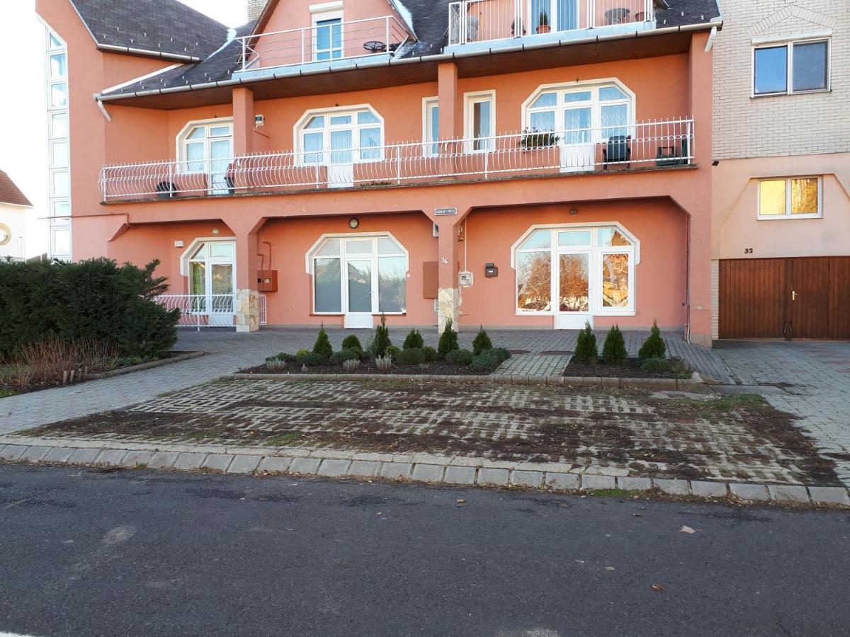 Kertvárosi Apartman II - Housity