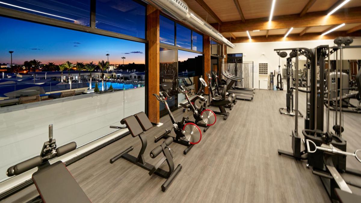 Gimnasio o instalaciones de fitness de Club Maspalomas Suites & Spa - Adults Only