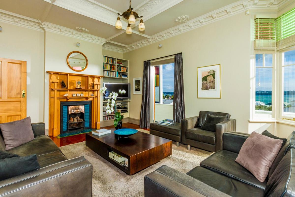 Devonport Harbour View - Housity