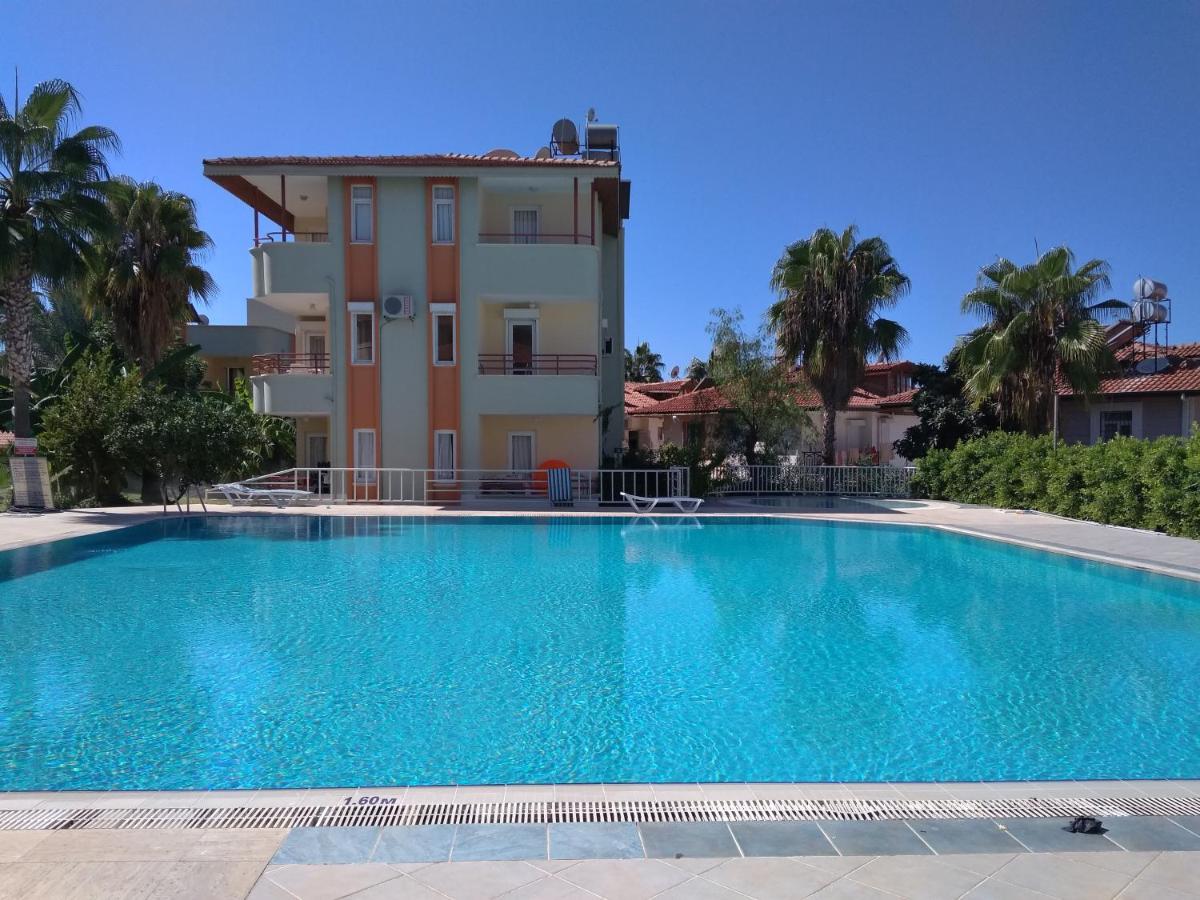 Suitetrails - Sunshine apartment at Side beach.