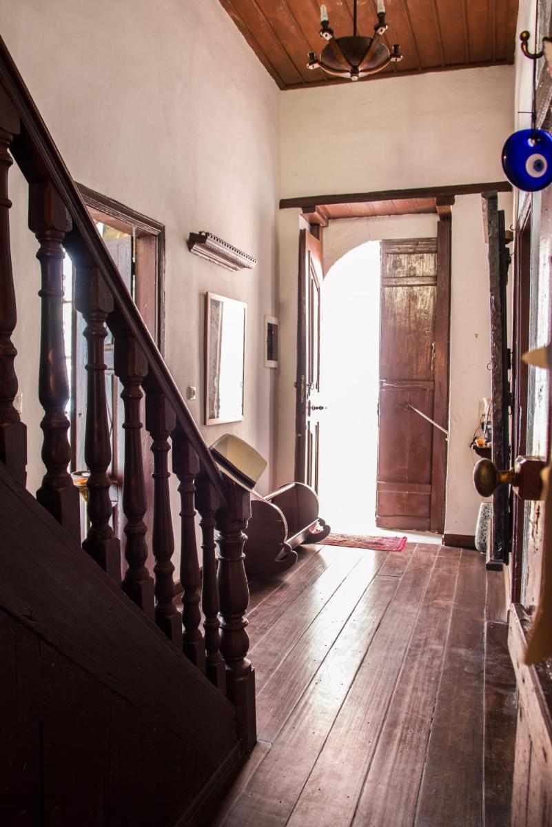 The Scarlet House - Housity