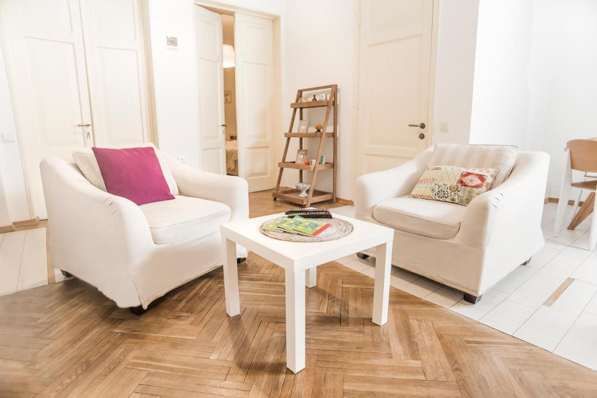 Tbilisi center 2 BD 80sq with Balcony and High ceiling - Housity