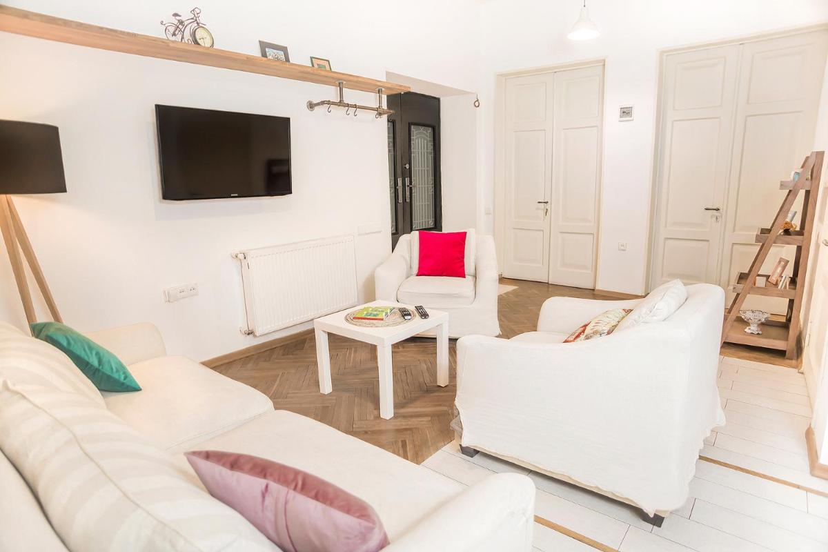 Tbilisi center 2 BD 80sq with Balcony and High ceiling - Housity