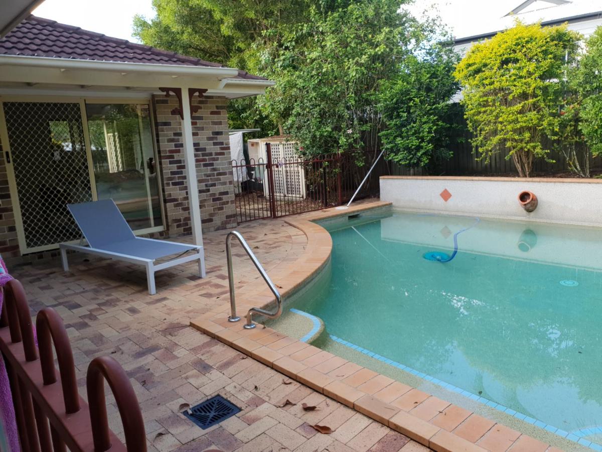 Robyn's Nest - Bed and Breakfast - Housity