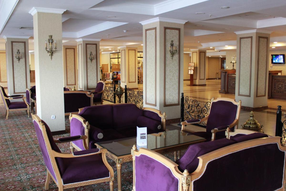 Grand Mir Hotel - Housity
