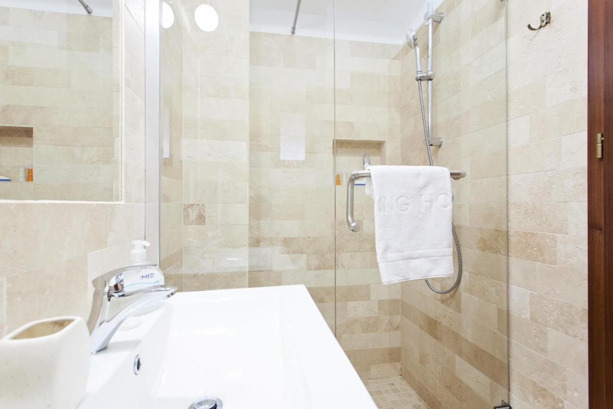 Pensiunea Conacul lui Horia - Housity