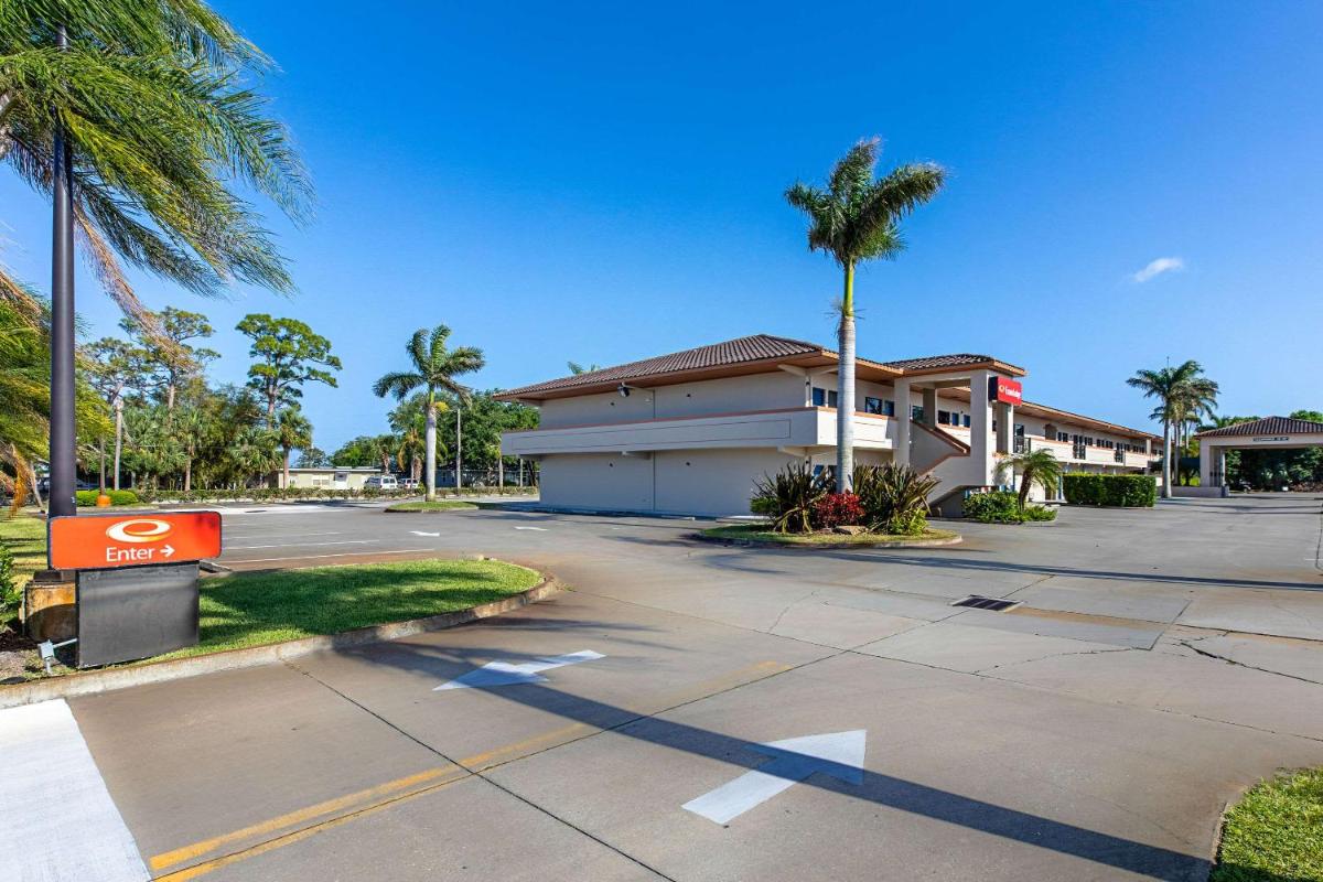 Econo Lodge Vero Beach - Downtown - Housity