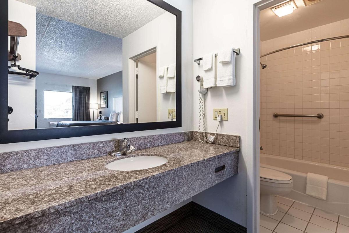 Econo Lodge Vero Beach - Downtown - Housity