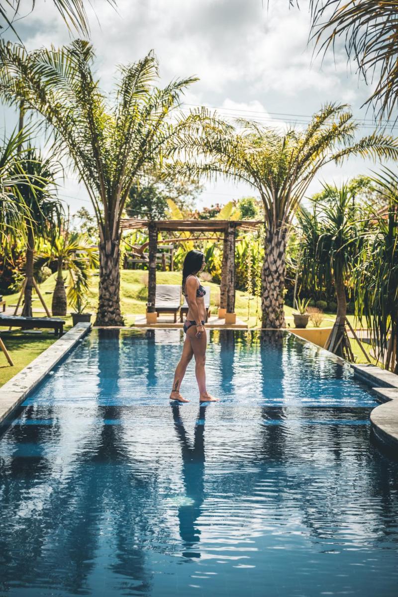 Ocho Bali Surf Camp - Housity