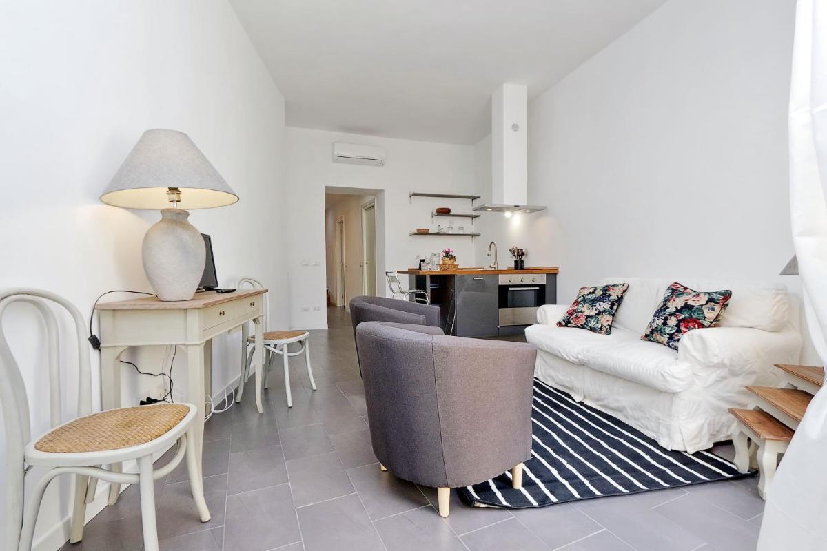 Suitetrails - Monti charming apartment - Rome short let Service