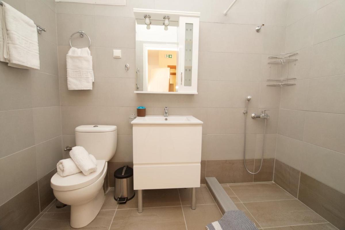 Suitetrails - Lagoon view apartment - Orange Guest House