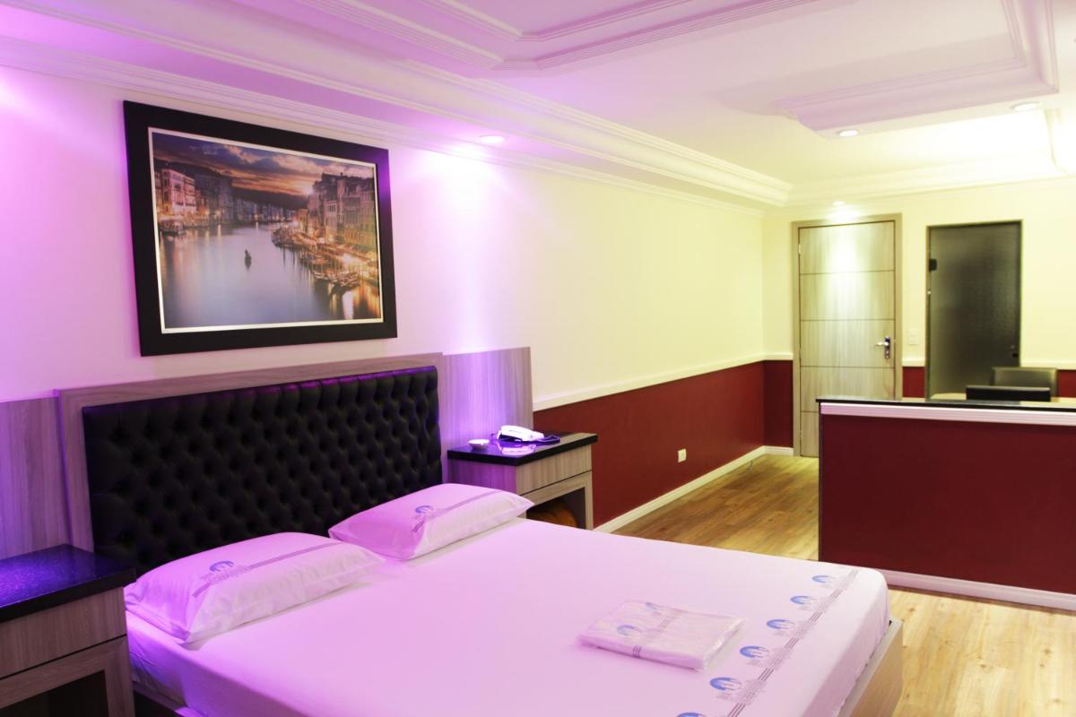 Hotel Metropolis - Housity
