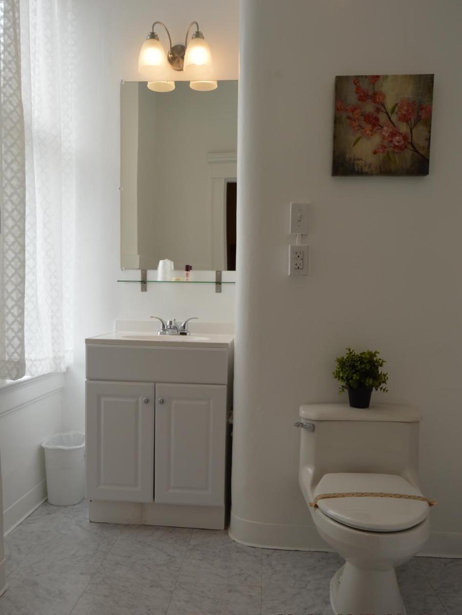SF Plaza Hotel - Housity