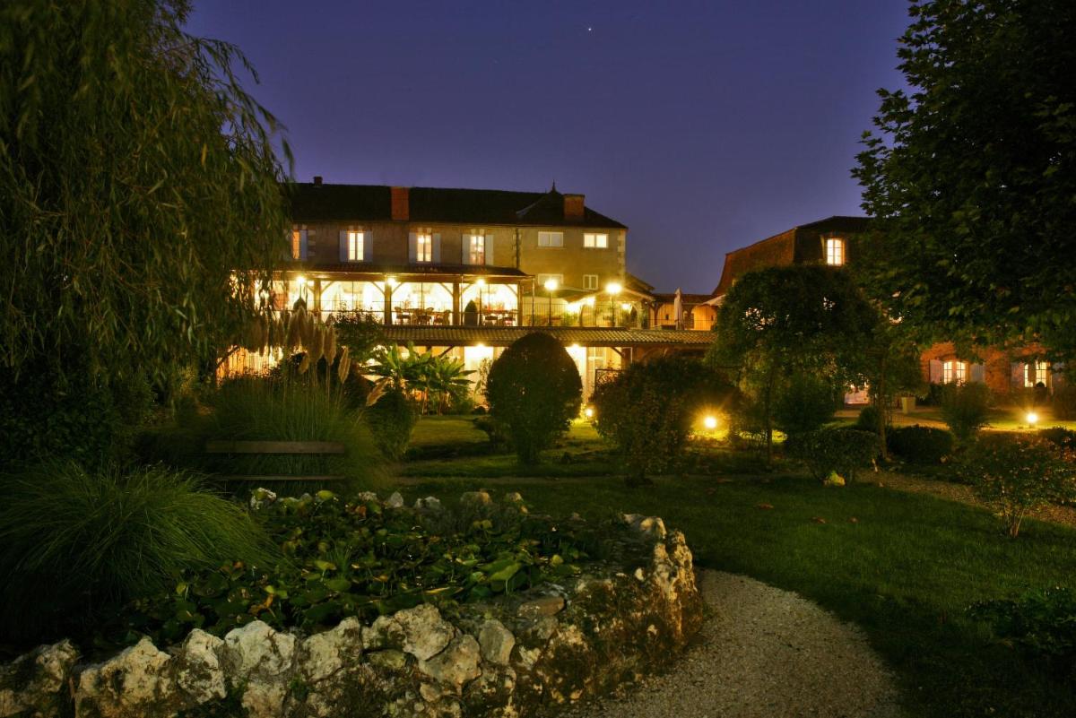 Jardin de l'établissement Les Glycines - Hôtel & Spa - Teritoria