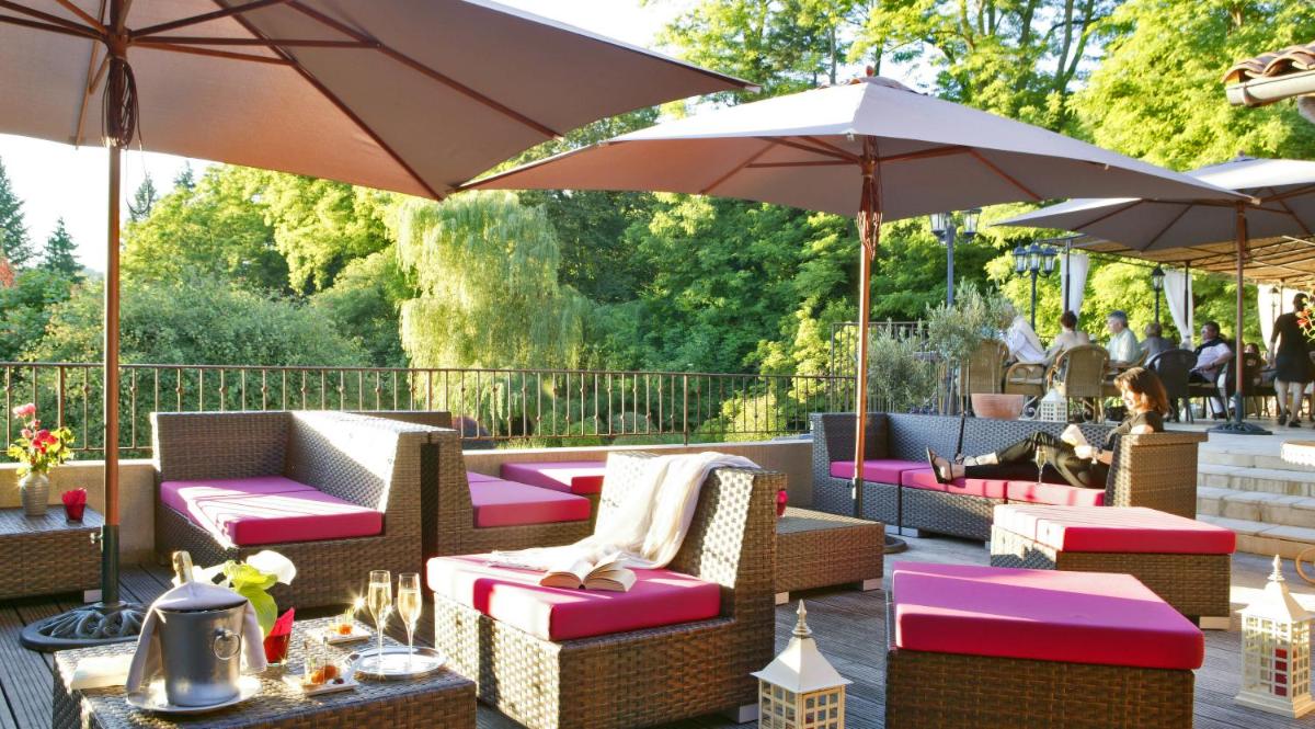 Jardin de l'établissement Les Glycines - Hôtel & Spa - Teritoria