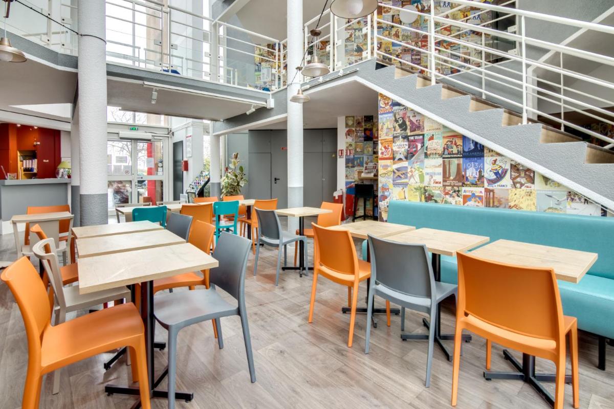 HotelF1 Bourges Le Subdray - Housity