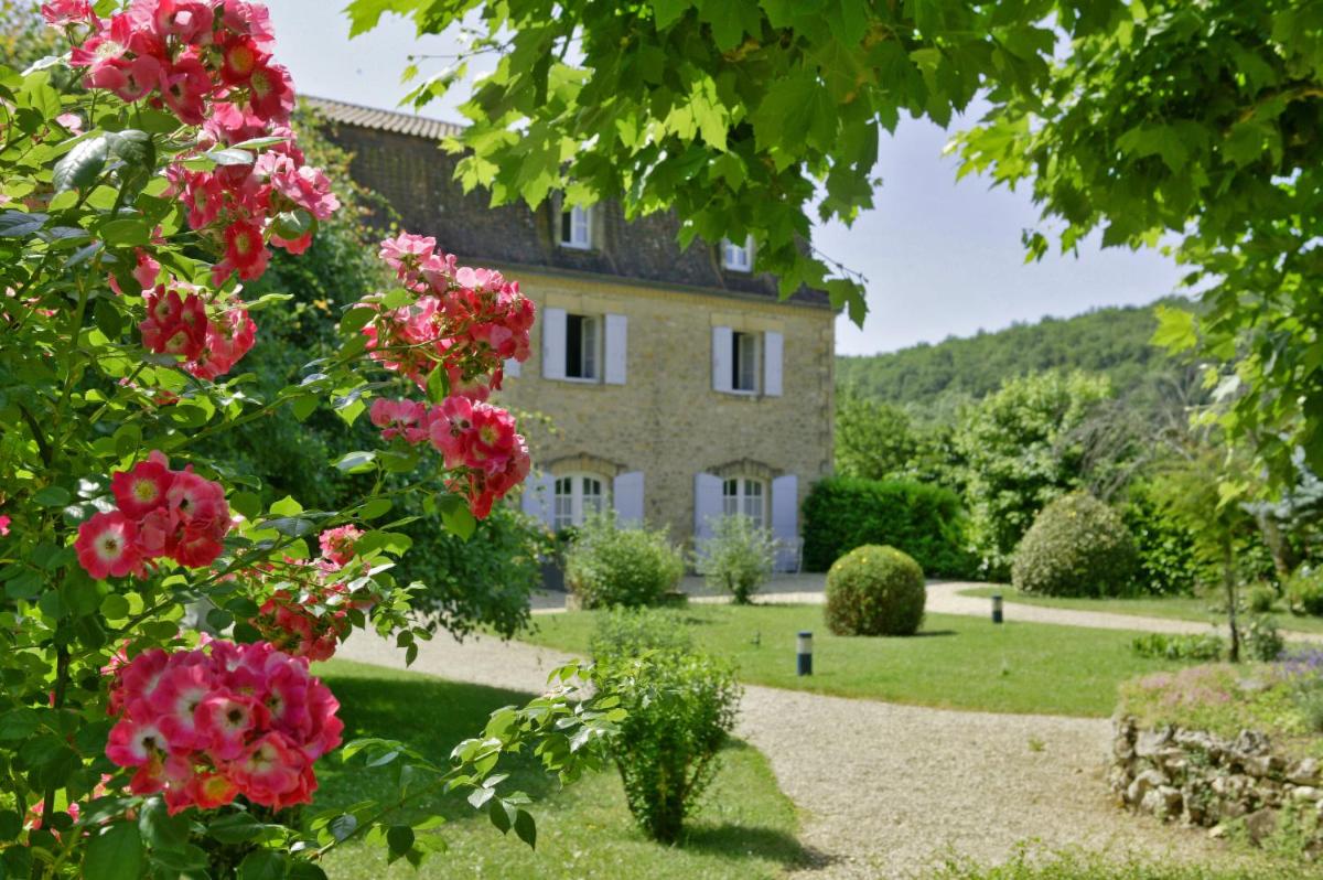 Jardin de l'établissement Les Glycines - Hôtel & Spa - Teritoria