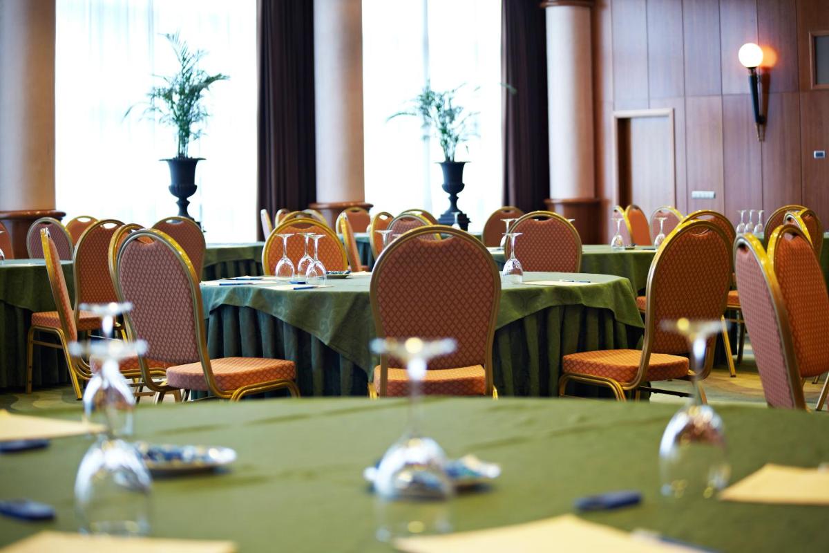 Zona business o sala de conferencias en GPRO Valparaiso Palace & Spa
